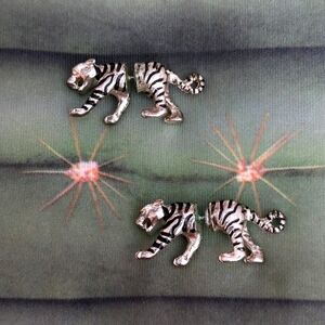 Katy Perry‎ Prism ROAR 🐯 tiger 3D stud earrings